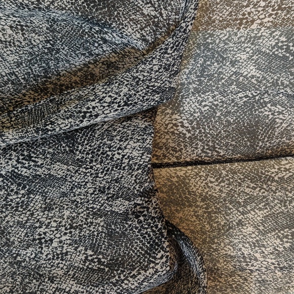 Maurice's snake print blouse - Picture 2 of 9